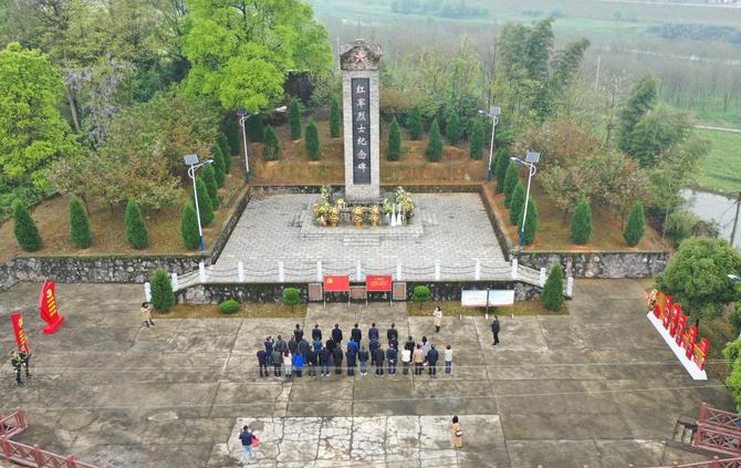 星空入口理论学习中心组赴浯溪河战役旧址开展党史学习教育